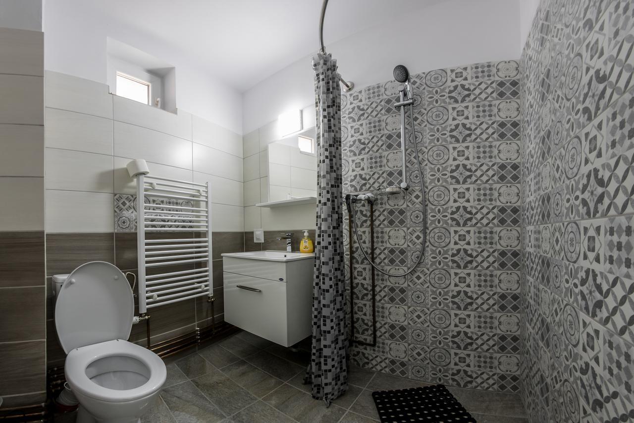 Hotel Casa Alex Novaci-Străini Exteriér fotografie